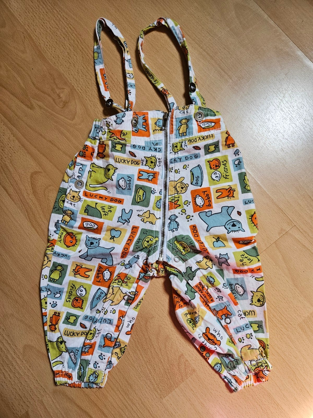 Verstelbaar tuinbroekje met hondjes maat 74, Kinderen en Baby's, Babykleding | Maat 74, Broekje, Jongetje of Meisje, H&M, Ophalen of Verzenden
