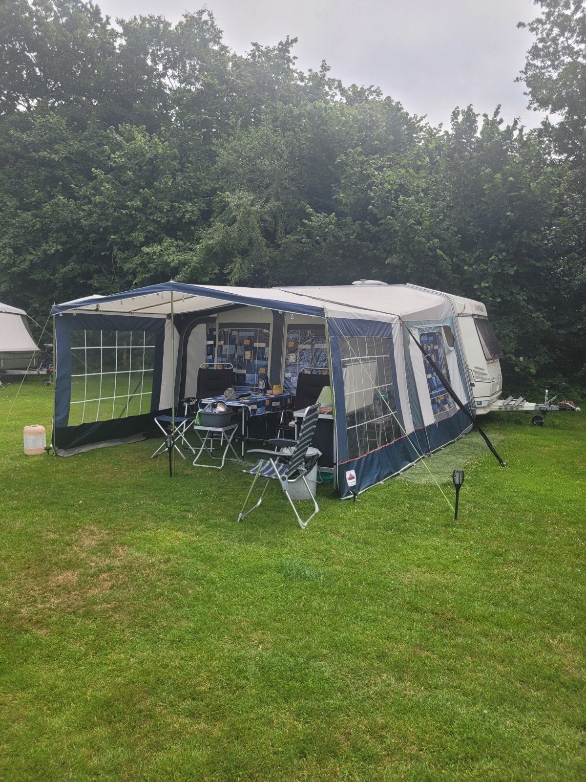 Chateau chiara 380 caravan uit 1990 hele mooie 4 persoons, Kachel, Particulier, 500 - 750 kg, Tot en met 4