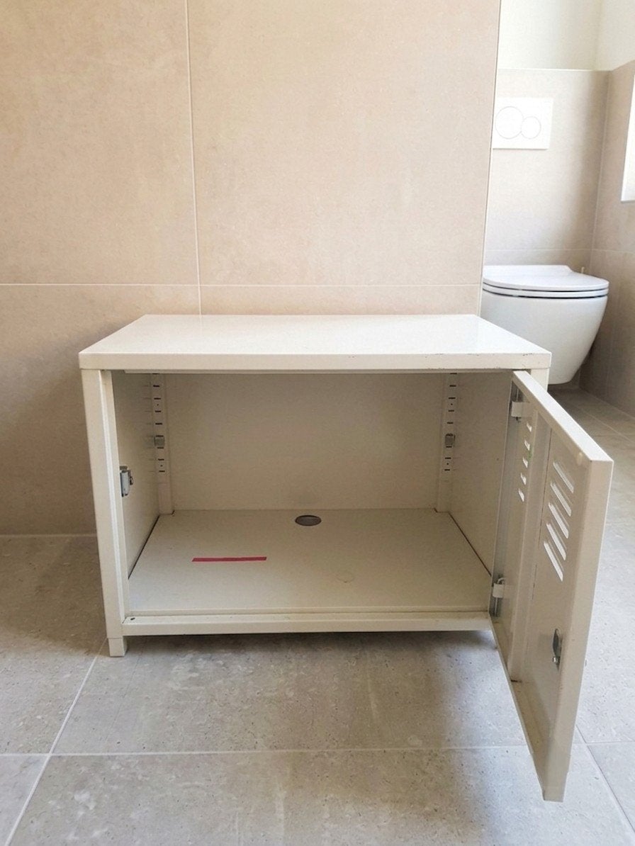 Metal locker cabinet / low sideboard - Cream white, Ophalen of Verzenden, 25 tot 50 cm, 50 tot 100 cm, Minder dan 100 cm