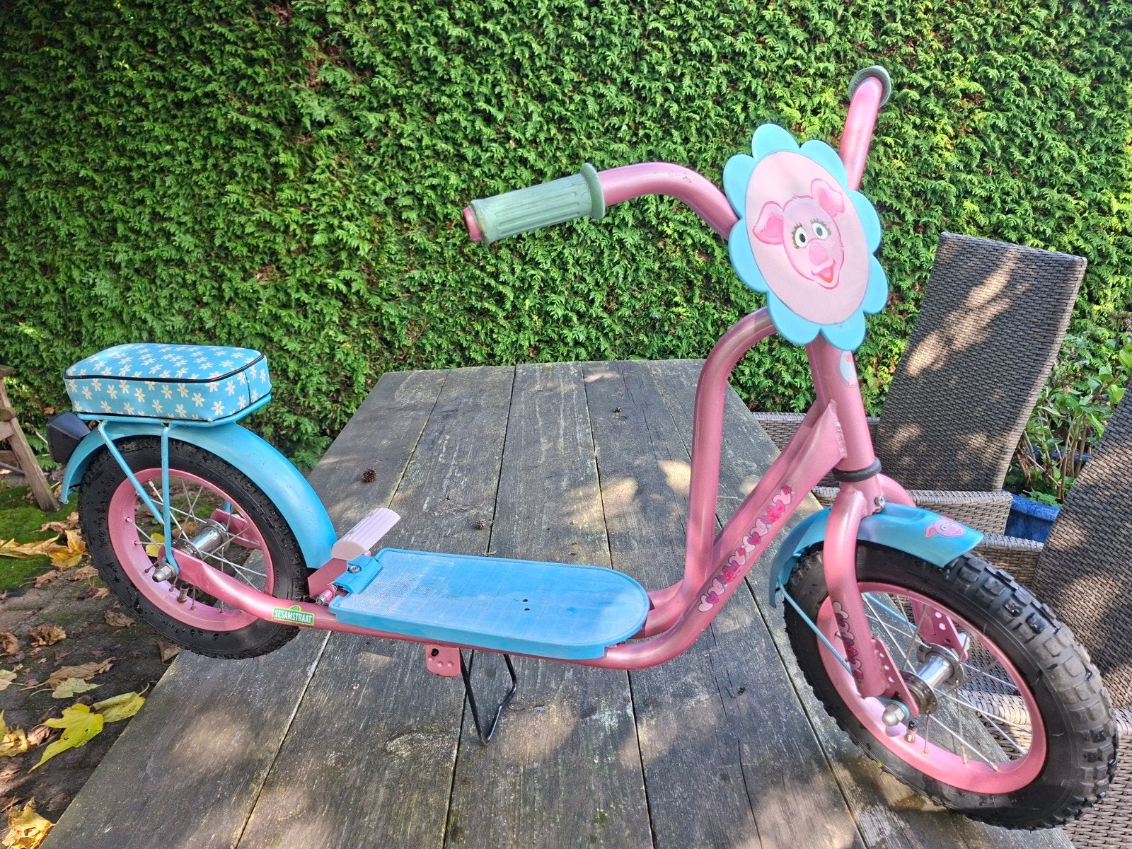 Roze kinderstep met Sesamstraat Purk varkentje pop thema, Fietsen en Brommers, Steps, Ophalen, Gebruikt, Gewone step