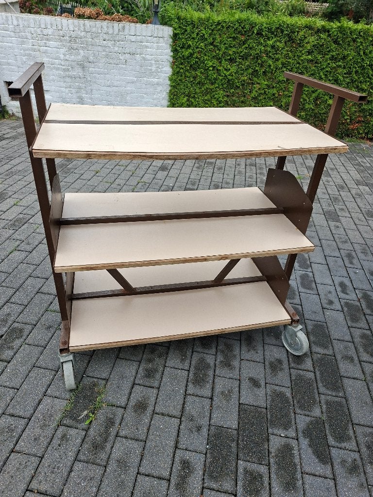 brocante uitstalkar (oude postwagen), Ophalen