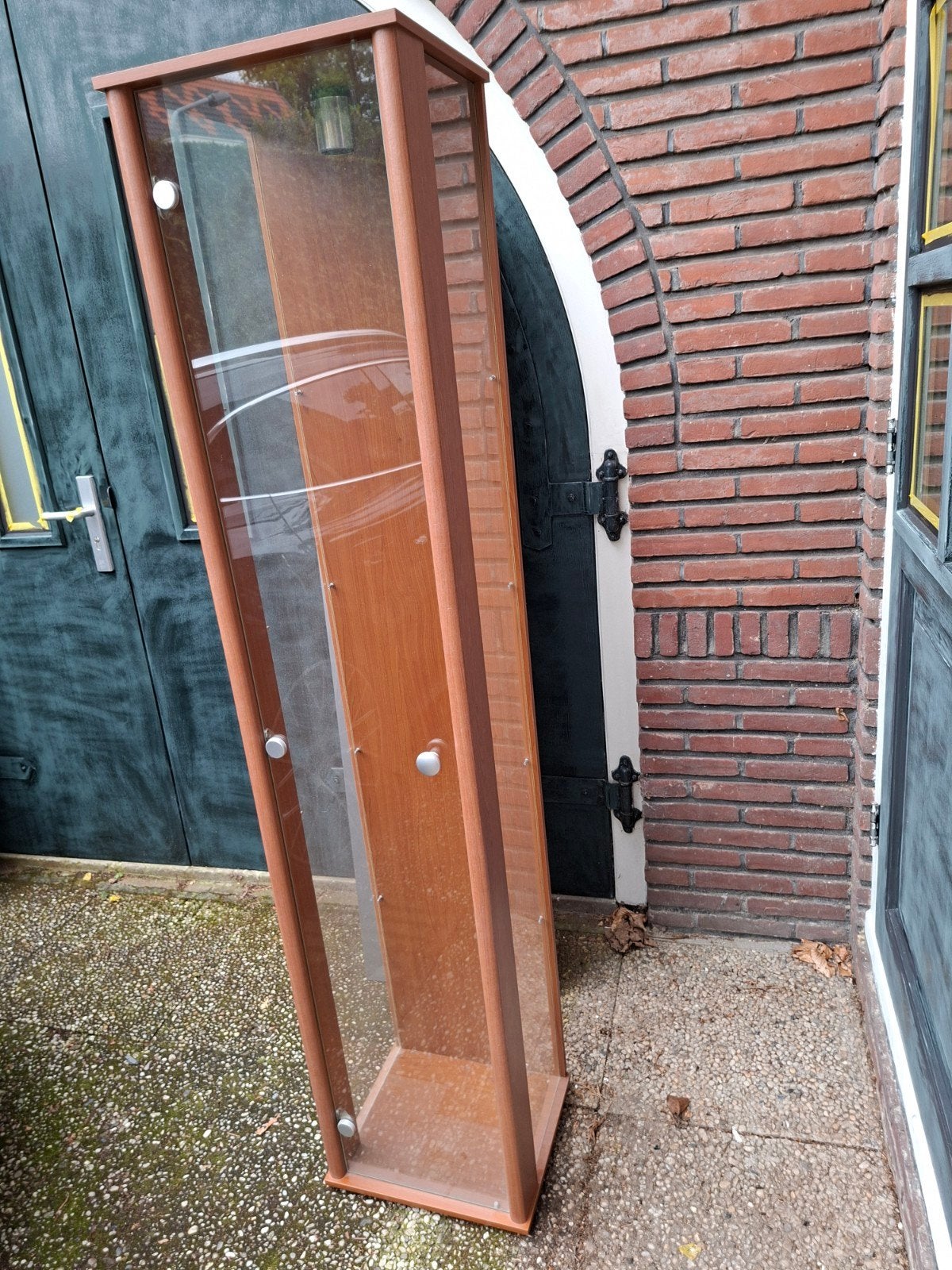 Glazen vitrinekast met houten frame en verlichting, Huis en Inrichting, Ophalen, Met plank(en), Minder dan 50 cm, Gebruikt