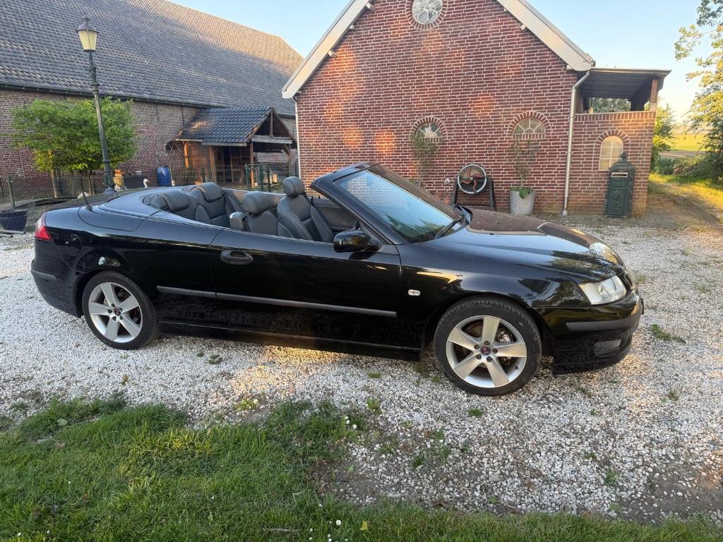 Saab Cabrio 9-3 *RightHandDrive*1.8 T  AUT 2005 APK nieuw!, 1998 cc, 4 cilinders, Cabriolet, 4 stoelen