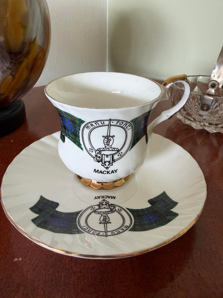 Uniek Mackay Clan Bone China Theekopje & Schotel, Ophalen of Verzenden, Zo goed als nieuw, Overige stijlen, Kop(pen) en/of Schotel(s)