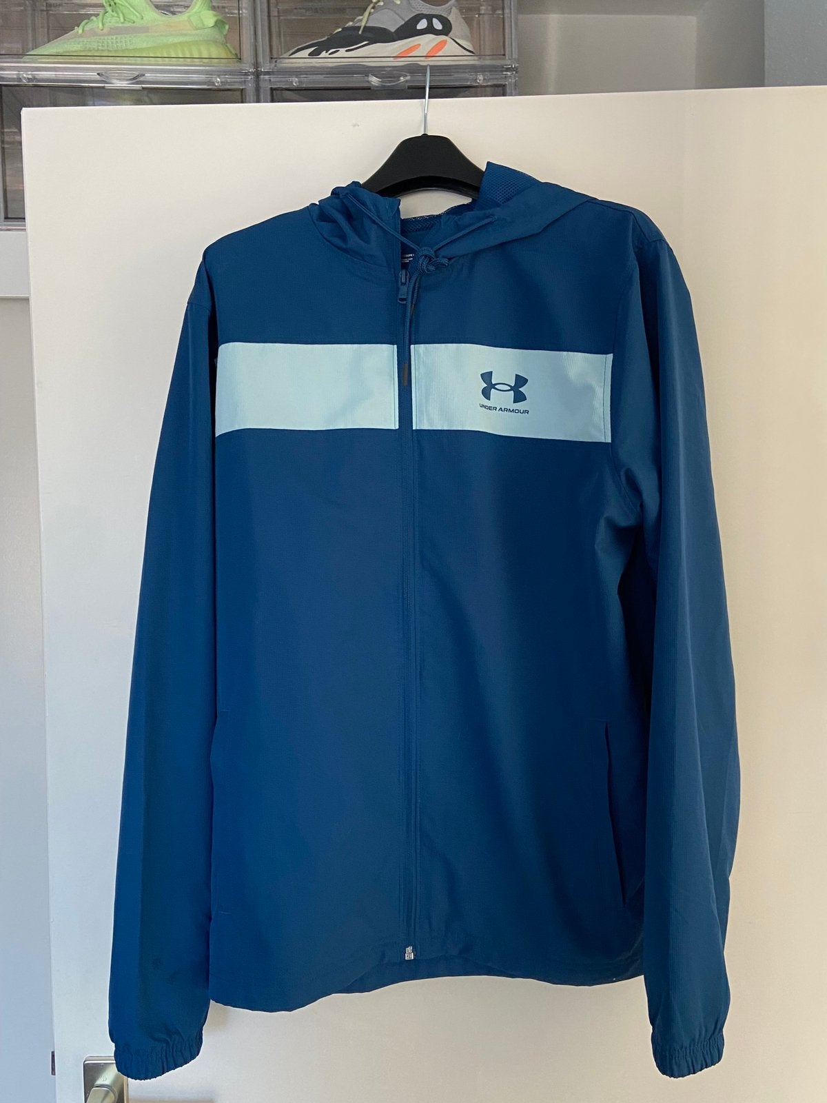 Under Armour windbreaker M, Under Armour, Ophalen of Verzenden, Zo goed als nieuw, Maat 48/50 (M)