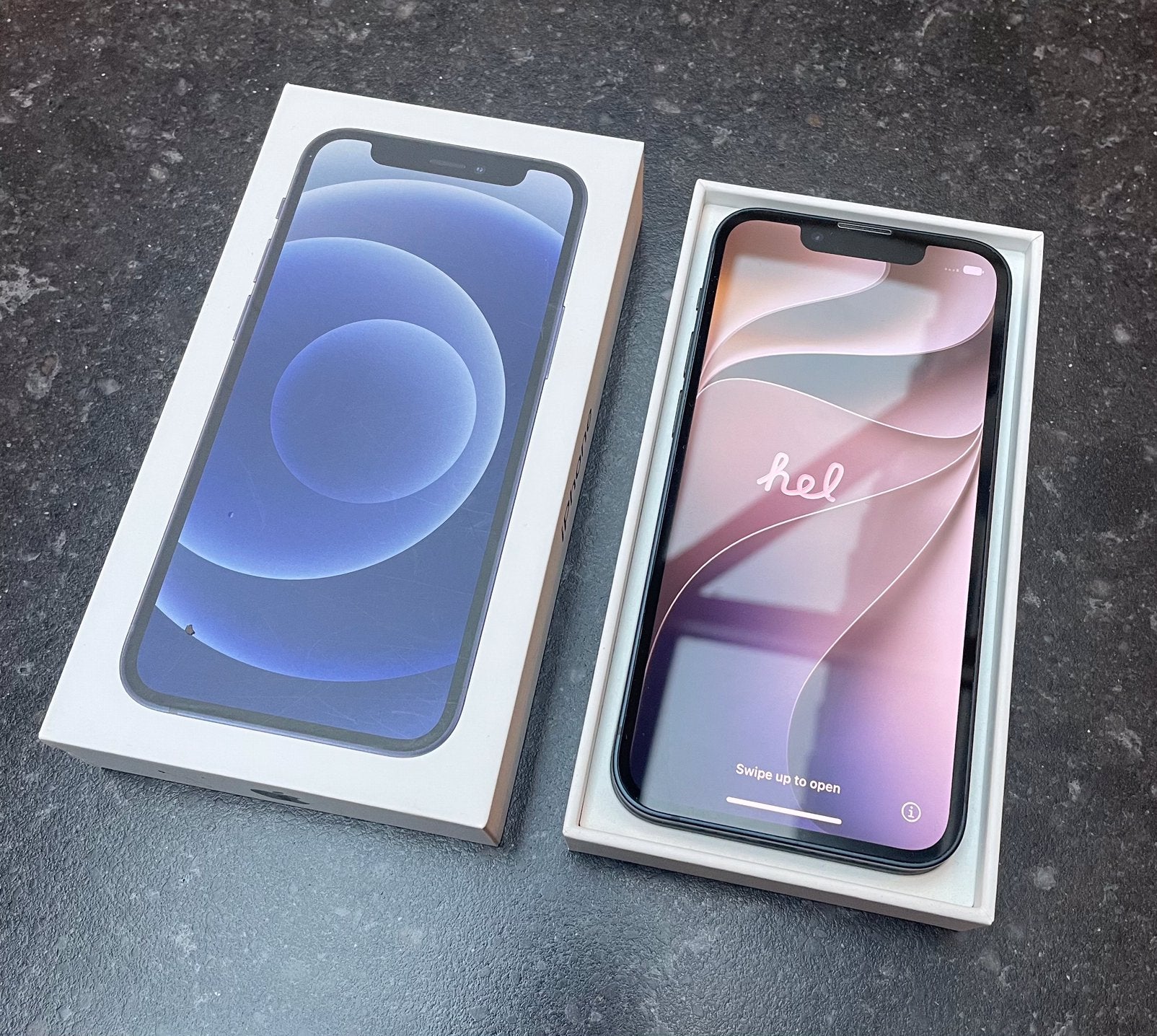 Zeer nette Iphone 13 mini - geheel compleet