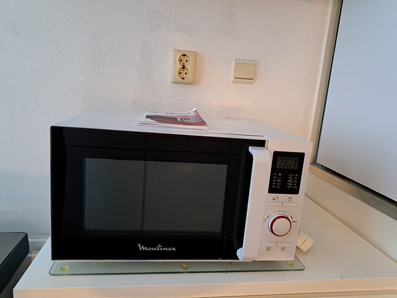 Moulinex MO25ECWH Combimagnetron - Zo goed als nieuw, Witgoed en Apparatuur, Magnetrons, Ophalen, Combimagnetron, Hete lucht, Zo goed als nieuw
