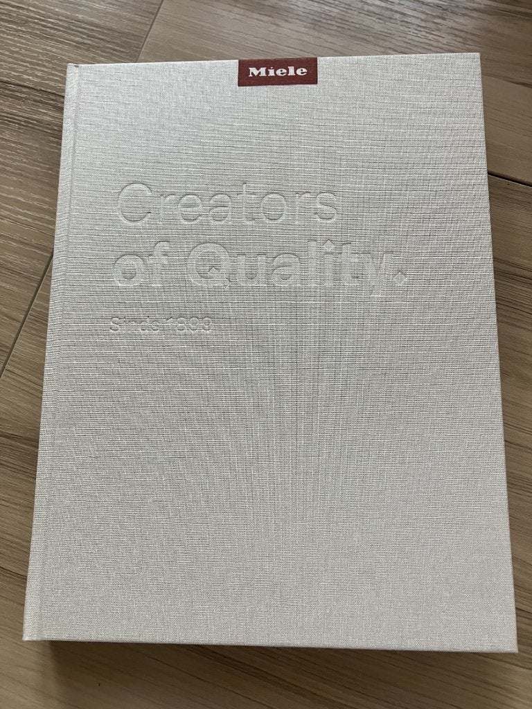 Boek Miele Anniversary Book Creators of quality since 1899, Boeken, Ophalen of Verzenden, Nieuw, Sport