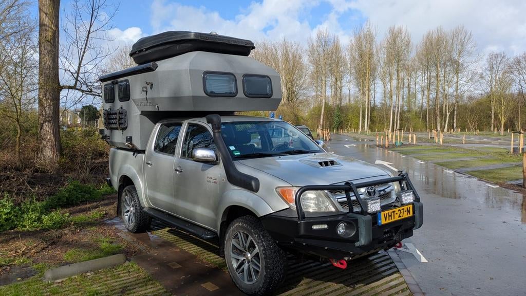 Toyota Hilux 3.0L met Hotomobil Gladiator S + veel upgrades, Automaat, Vierwielaandrijving, Metallic lak, 1888 kg