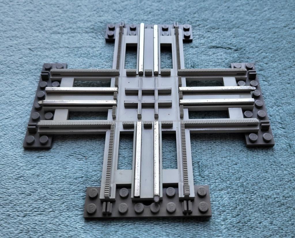 Lego trein 12 Volt grijze rails kruispunt met bielzen., Ophalen of Verzenden, Gebruikt, Complete set, Lego