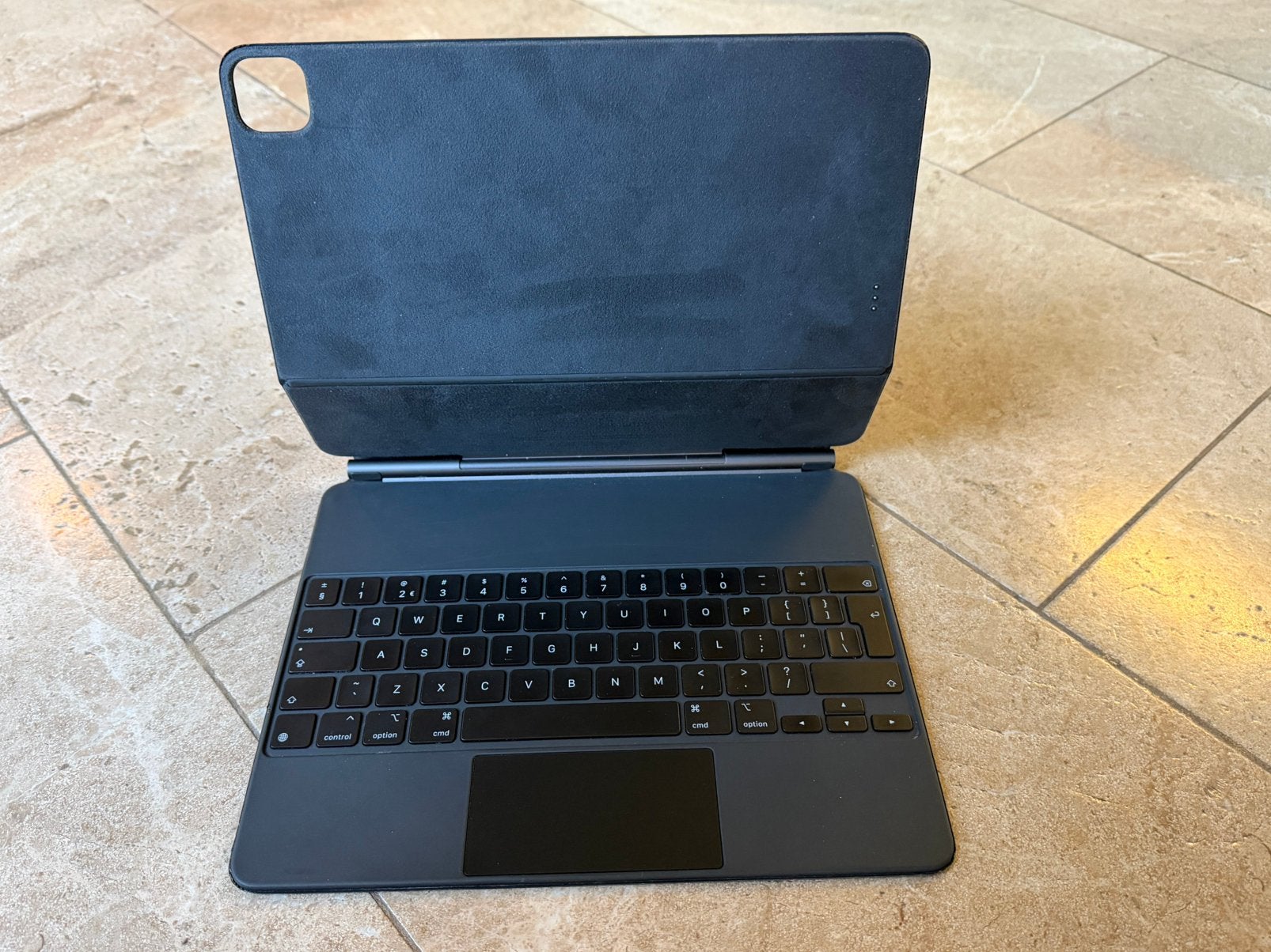 Apple Magic keyboard voor Ipad Pro 12.9 Inch en Air 13 Inch, Ophalen of Verzenden, Gebruikt, 13 inch of meer, Bescherming voor- en achterkant