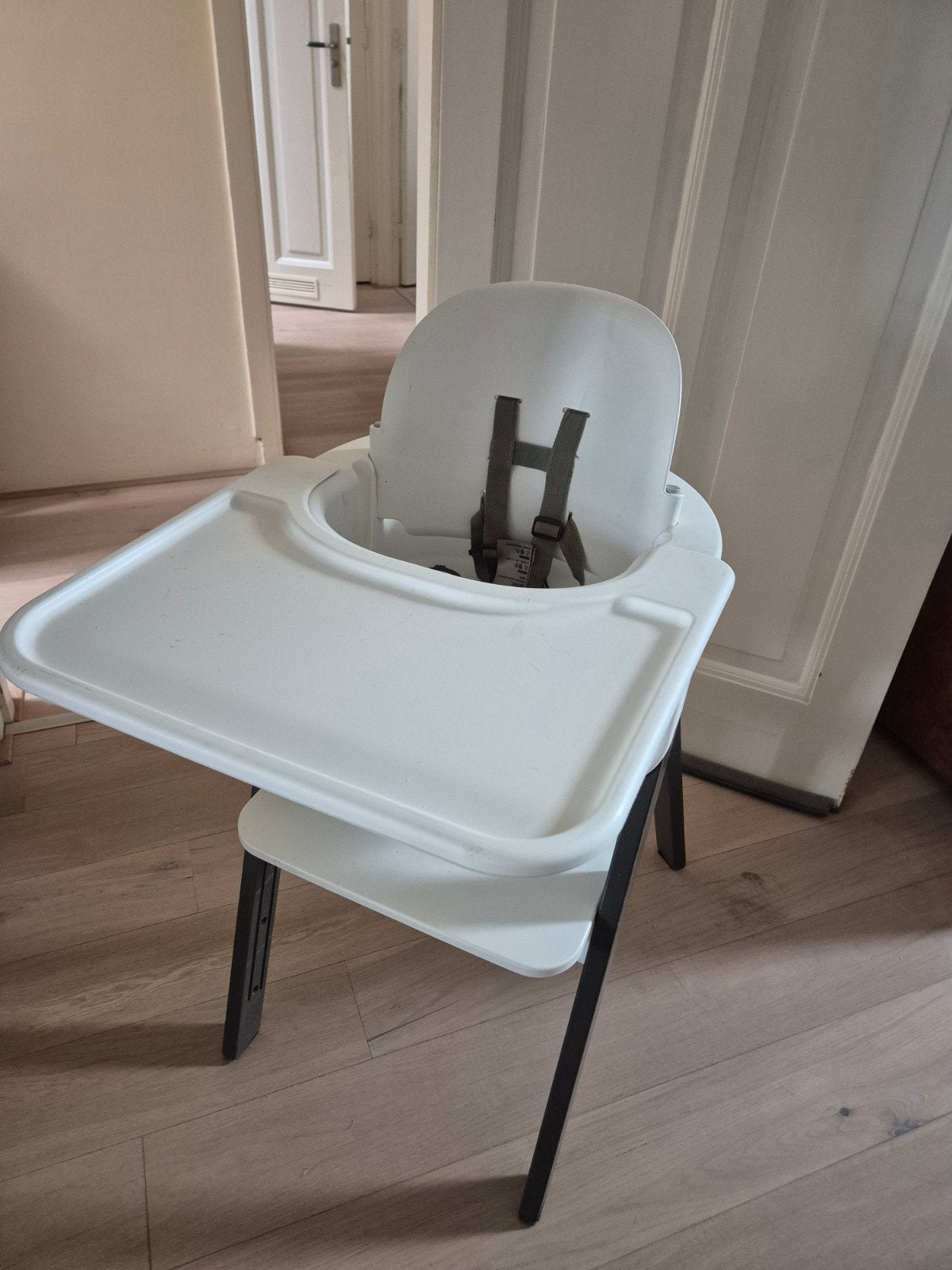 Stokke Steps Meegroeistoel met Afneembare Tray & Voetsteunen, Ophalen, Gebruikt, Meegroeistoel, Aanschuifbaar