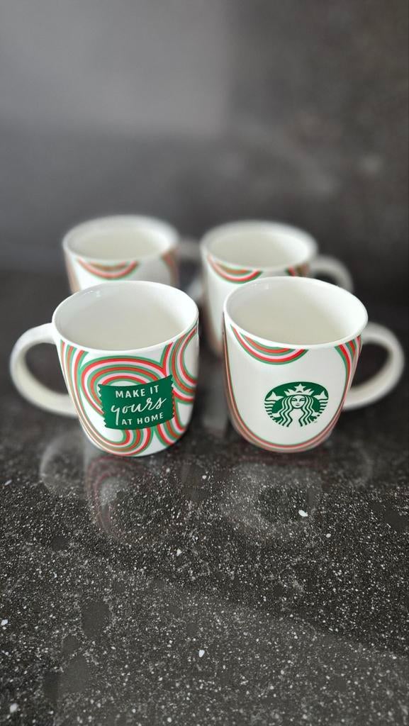 €12,00 voor 4 Starbucks mokken, Huis en Inrichting, Keuken | Servies, Ophalen, Zo goed als nieuw, Overige stijlen, Kop(pen) en/of Schotel(s)
