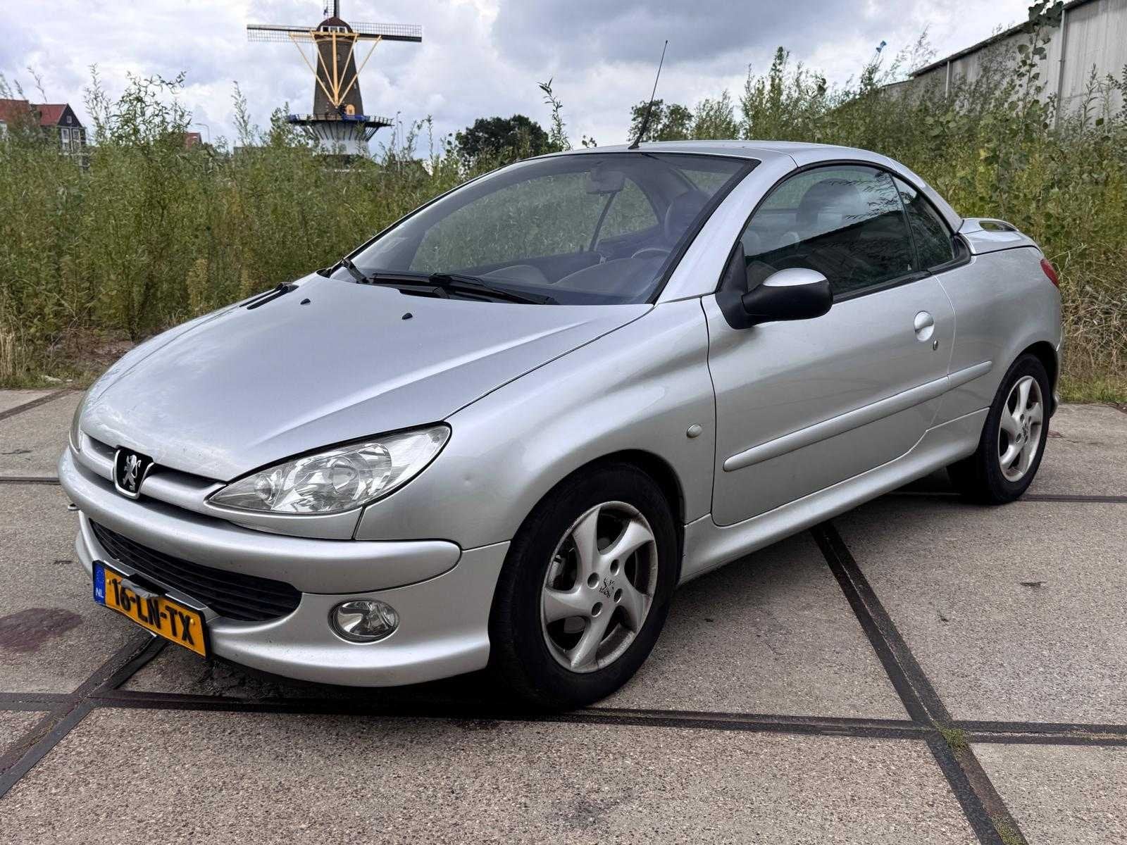 Peugeot 206 CC 1.6-16V, 16-LN-TX, Auto's, Gebruikt, 4 cilinders, Cabriolet, 4 stoelen