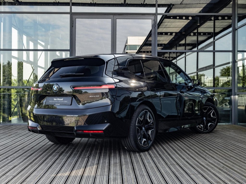 BMW iX xDrive50 Business Edition Plus 112 kWh | SOFTCLOSE |, Auto's, Gebruikt, 523 pk, Zwart, Vierwielaandrijving