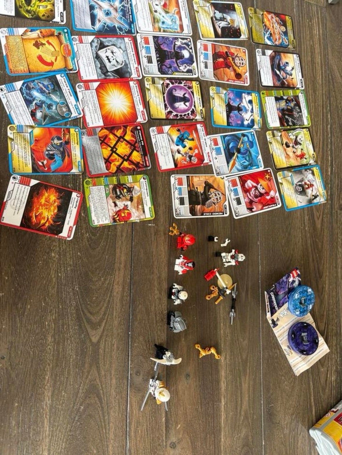 Lego Ninjago 2011 Kaarten en Minifiguren Collectie, Kinderen en Baby's, Speelgoed | Duplo en Lego, Ophalen of Verzenden, Gebruikt