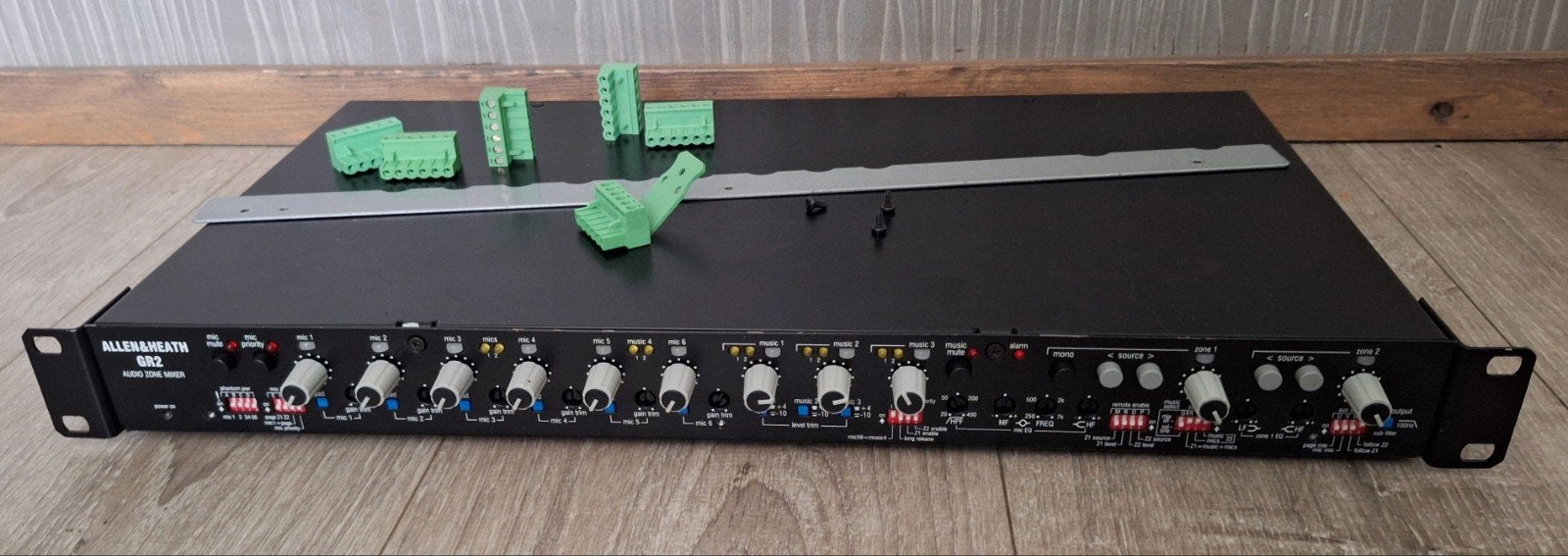 Allen & Heath GR2 analogue 2 zone mixer. 6 mic inputs 1HE, Ophalen of Verzenden, Gebruikt, Volume