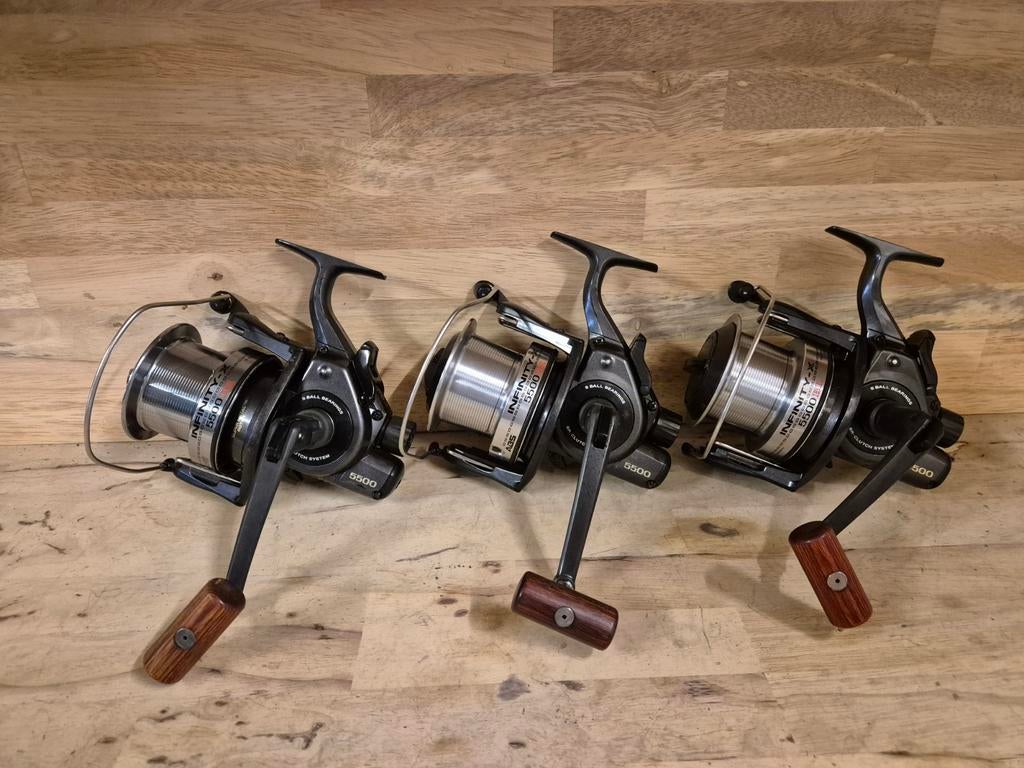 3x daiwa infinity 5500br baitrunners., Watersport en Boten, Ophalen of Verzenden, Zo goed als nieuw, Molen