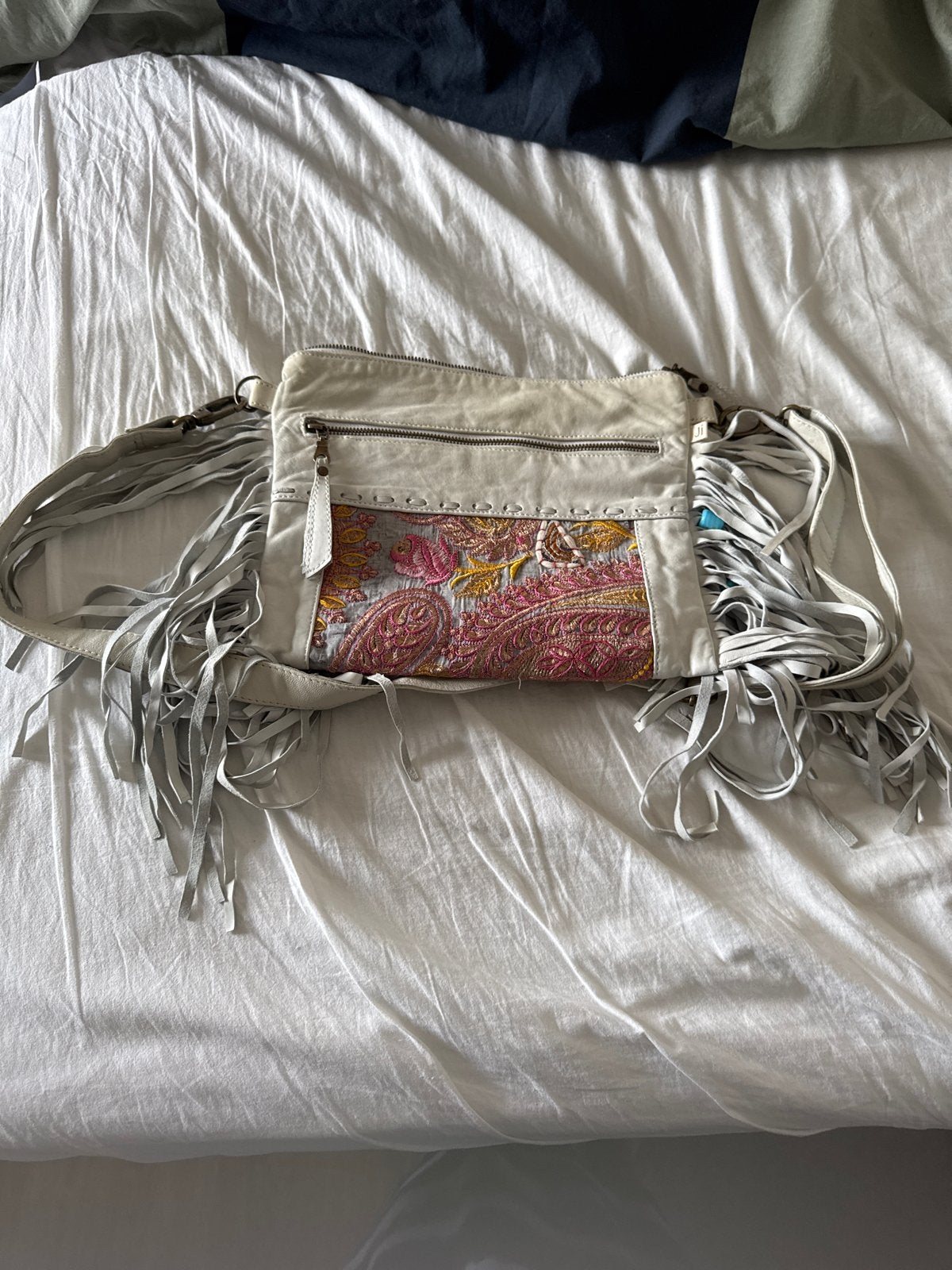 Boho Schoudertasje met Franjes en Borduurwerk, Ophalen of Verzenden, Gebruikt, Beige, Schoudertasje