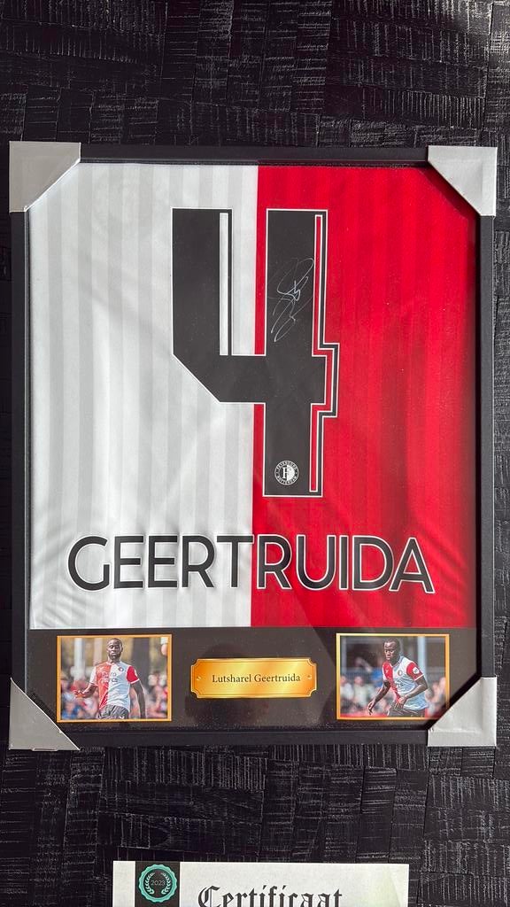 Gesigneerd Feyenoord shirt Lutsharel Geertruida ingelijst, Verzamelen, Sportartikelen en Voetbal, Ophalen of Verzenden, Zo goed als nieuw