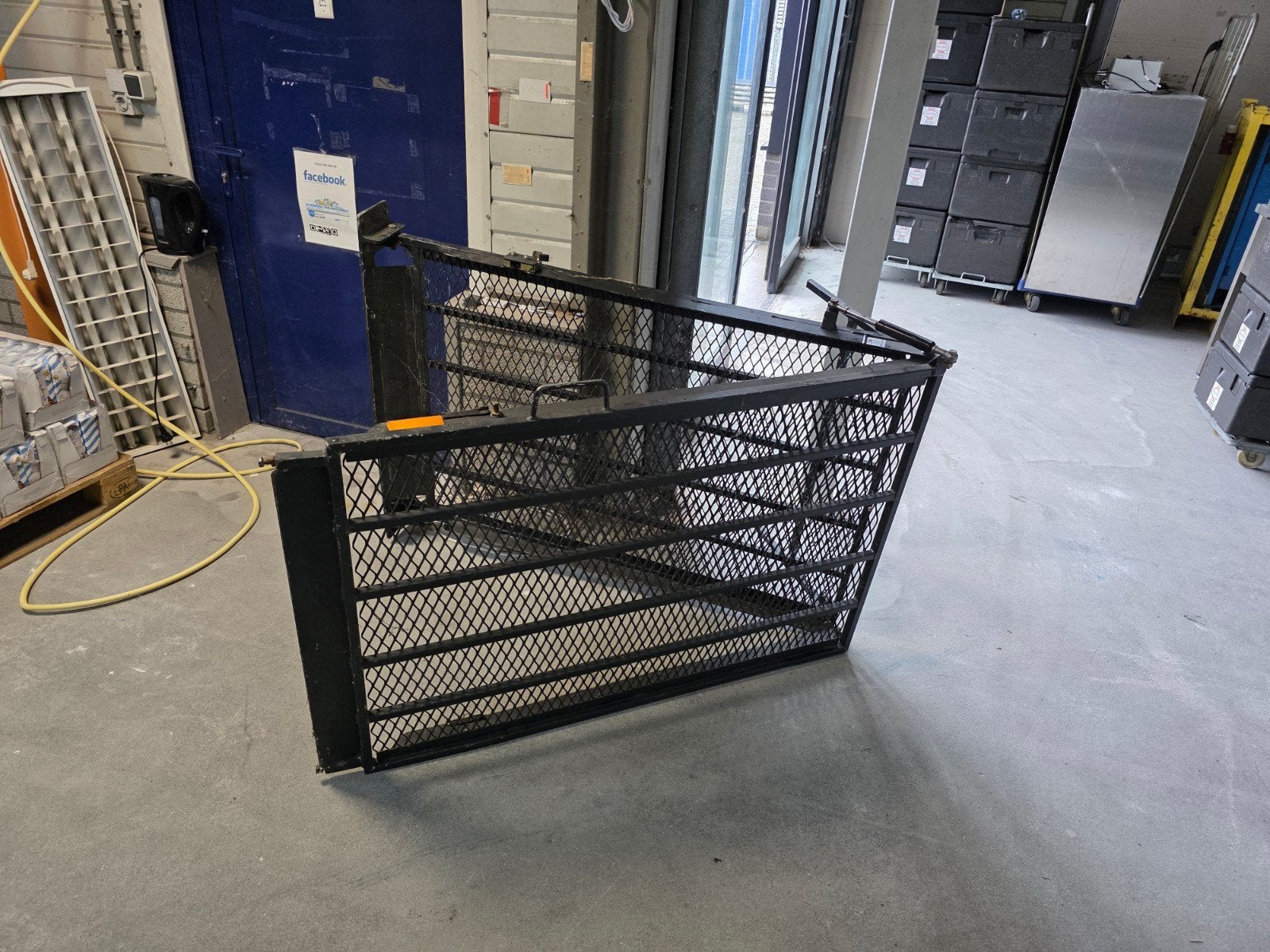 Oprijplaat / Laadklep voor bestelwagen of aanhanger, Ophalen, Gebruikt, Voor, Spatbord