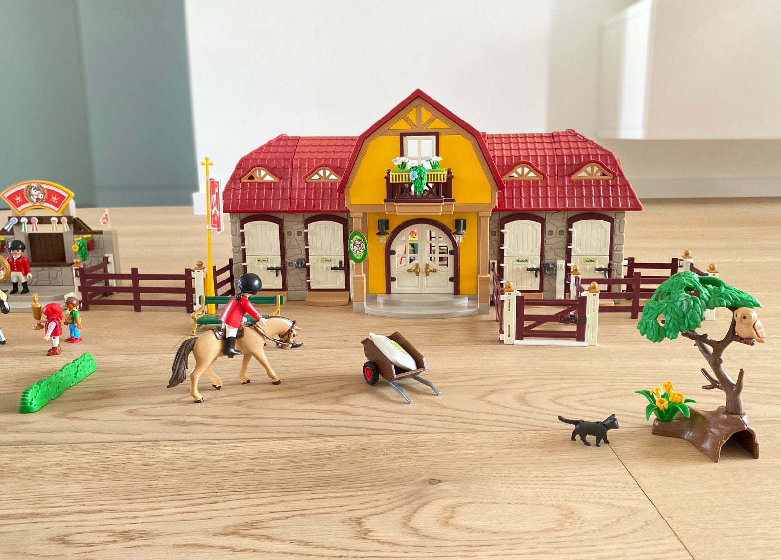 Playmobil country paardenranch en meer, Kinderen en Baby's, Speelgoed | Playmobil, Ophalen of Verzenden, Zo goed als nieuw