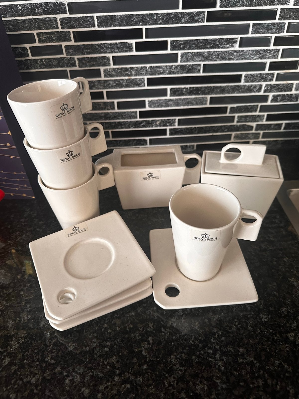 Royal Boch Koffie- en Theeservies - Wit, Modern Design, Huis en Inrichting, Keramiek, Ophalen of Verzenden, Zo goed als nieuw