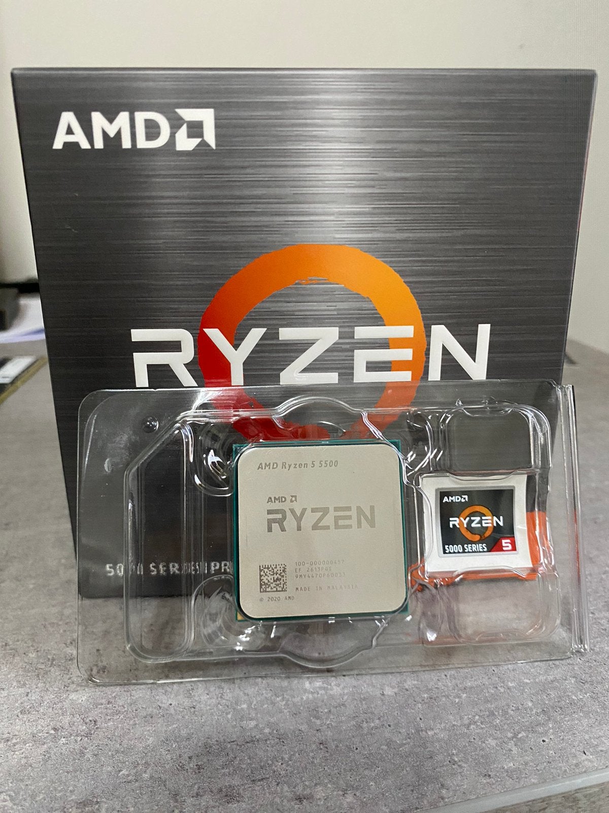 AMD Ryzen 5 5500 processor + originele koeler (ongebruikt), Computers en Software, Ophalen, Nieuw, 6-core, 4 Ghz of meer