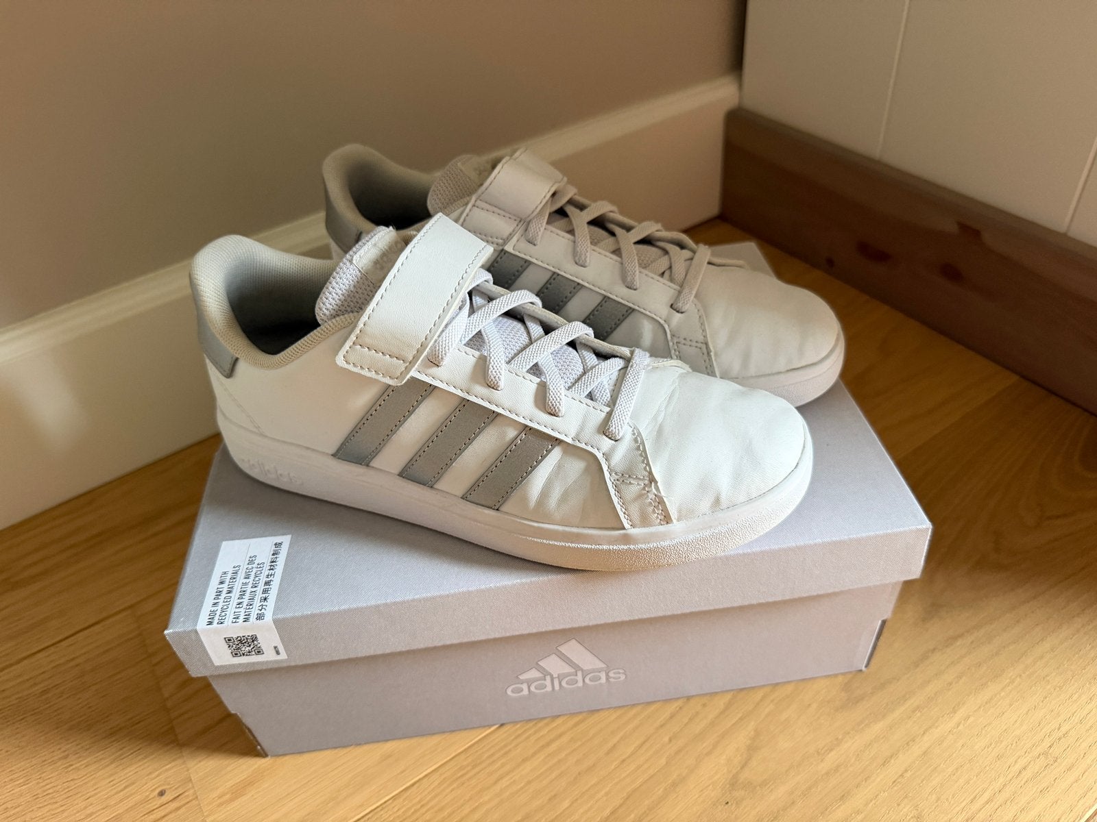 Schoeben sneaker Adidas maat 37,5 gymschoenen, Ophalen, Zo goed als nieuw, Jongen, Sportschoenen