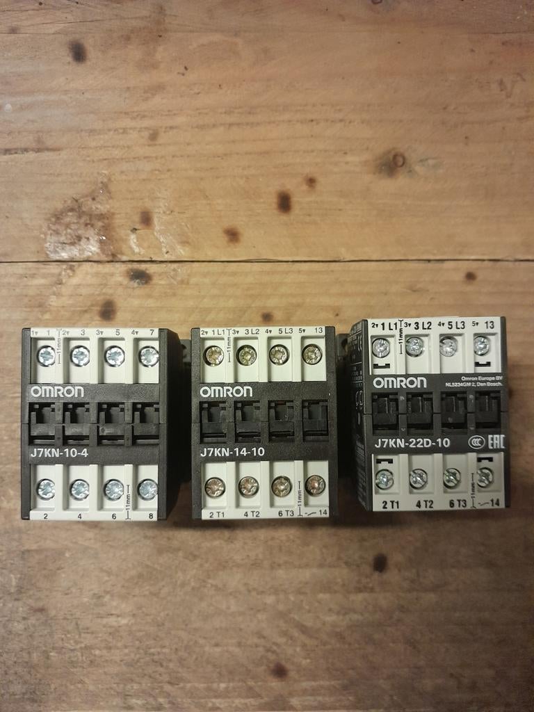 Omron magneetschakelaars nieuw, Hobby en Vrije tijd, Elektronica-componenten, Ophalen of Verzenden, Nieuw