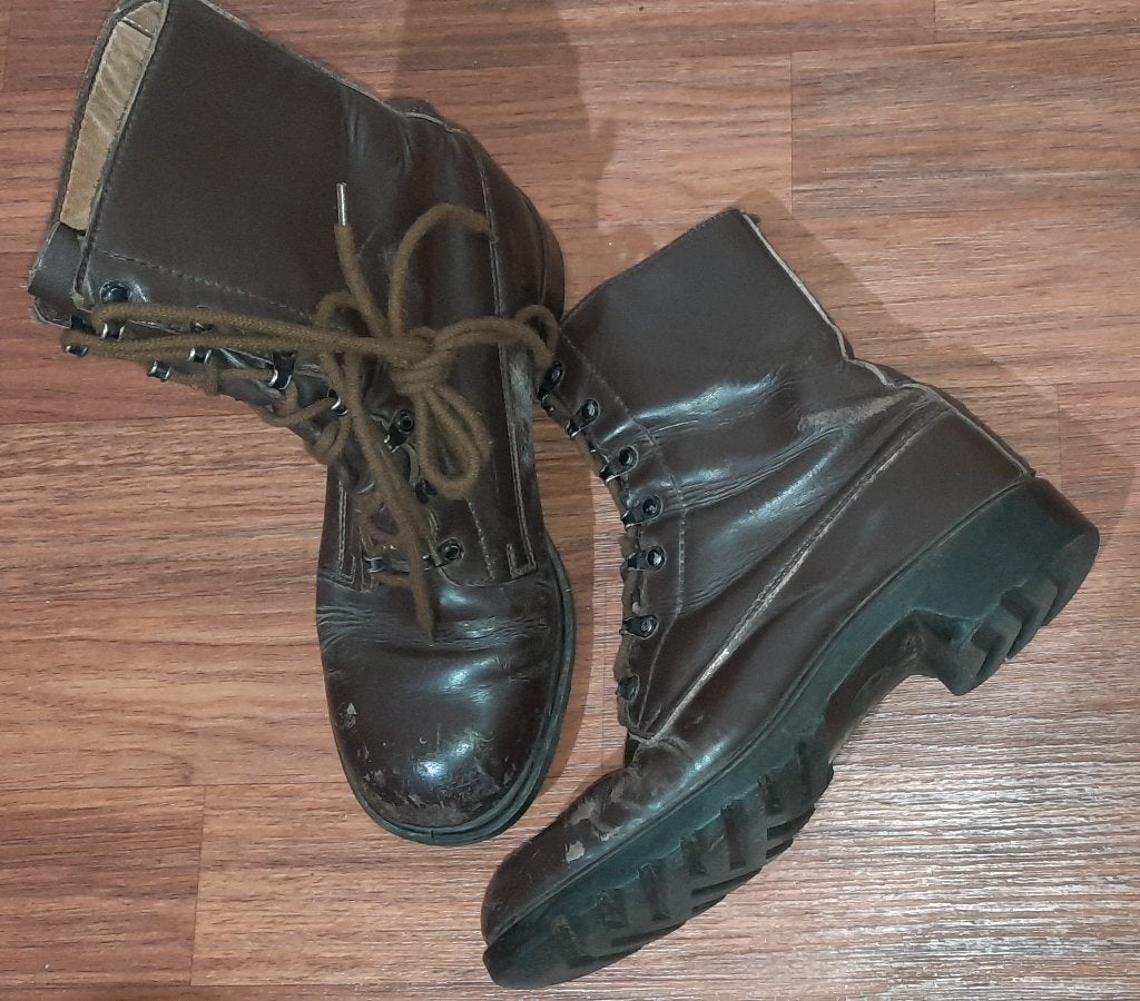 1 paar legerkistjes origineel dienstplicht M66 maat 42B, Ophalen of Verzenden, Landmacht, Nederland, Kleding of Schoenen