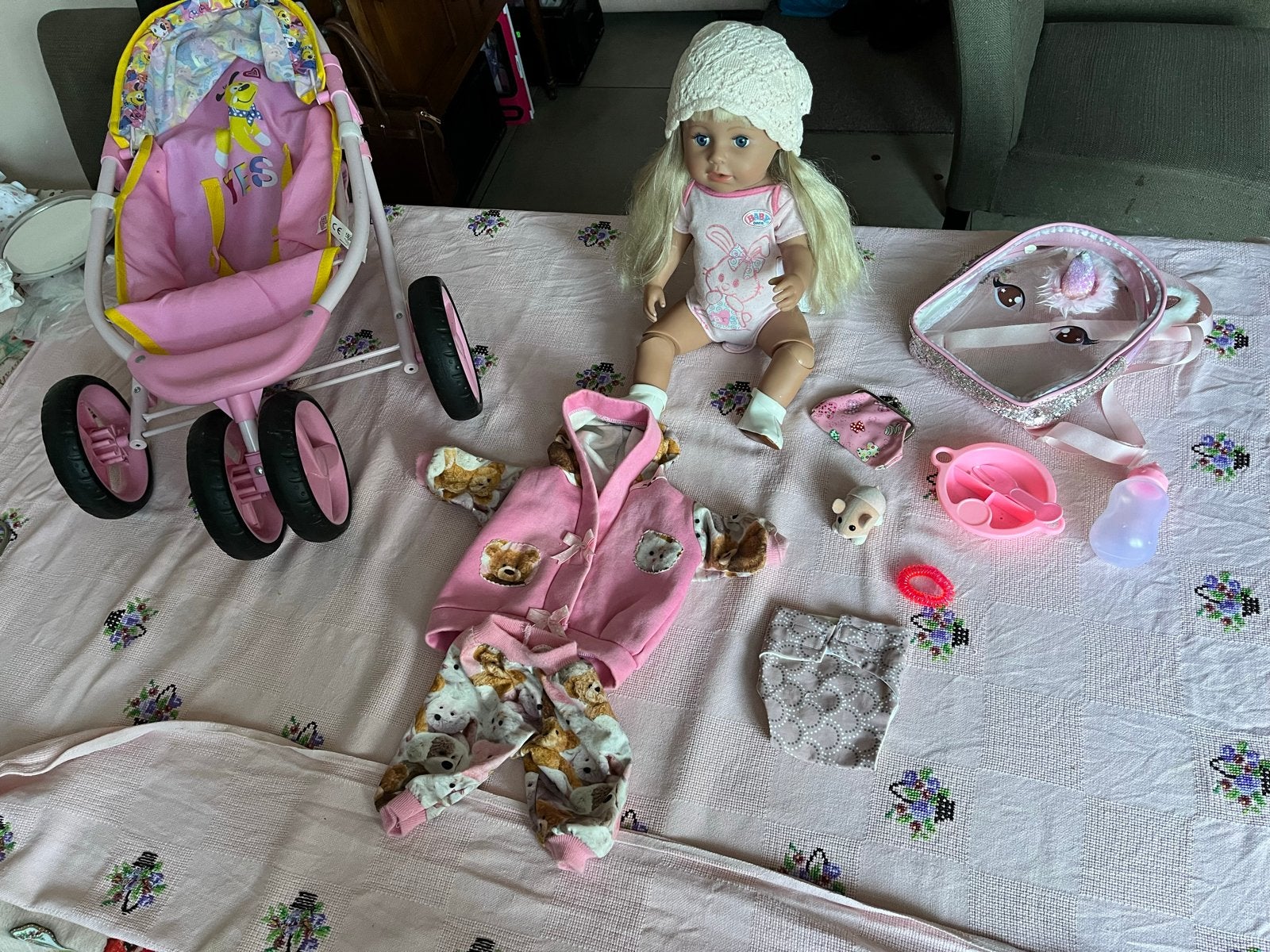 Baby Born pop met poppenwagen en accessoires, Kinderen en Baby's, Speelgoed | Poppen, Ophalen of Verzenden, Gebruikt, Babypop
