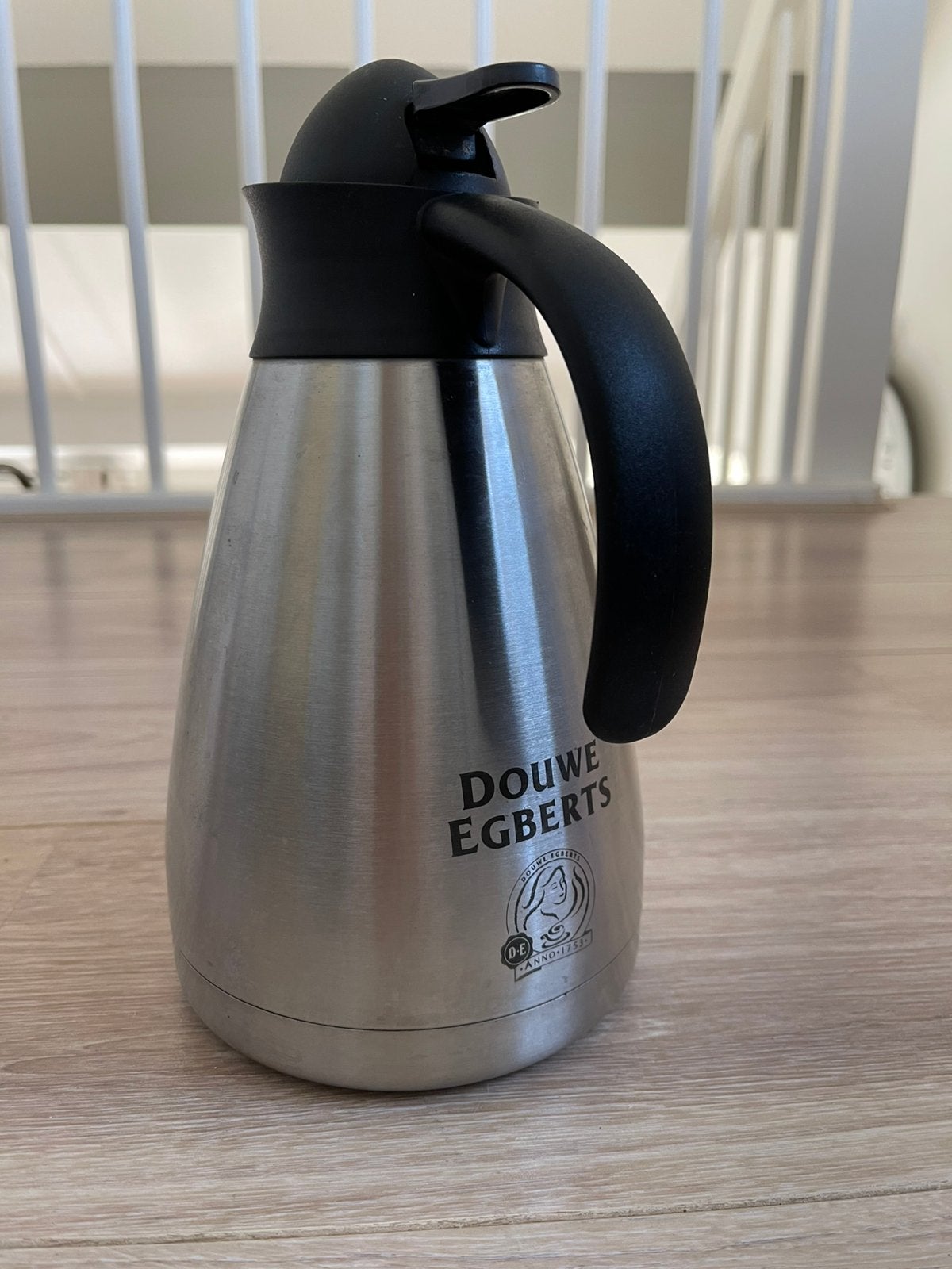 Douwe Egberts RVS thermoskan, 1 tot 2 liter, Ophalen of Verzenden, Zo goed als nieuw, Rvs