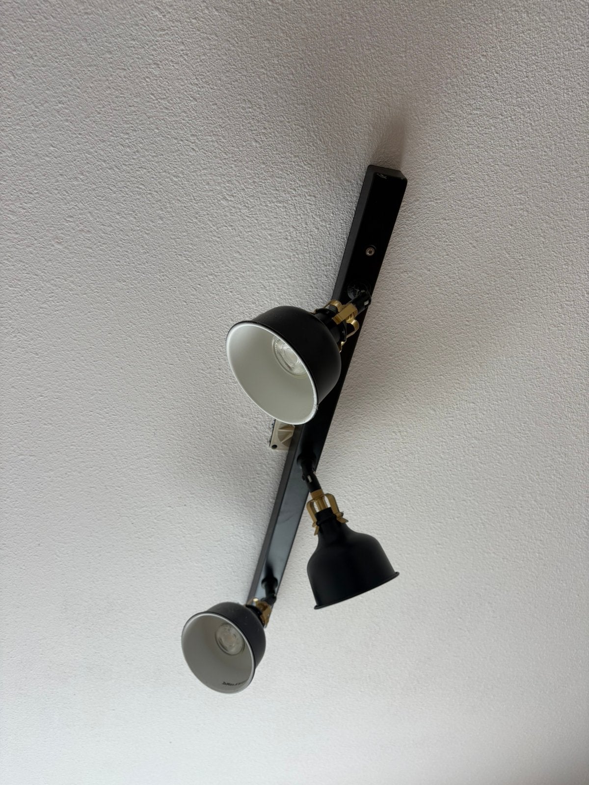 2 x IKEA RANARP plafondrail 3 spots zwart, Huis en Inrichting, Lampen | Spots, Ophalen, Zo goed als nieuw