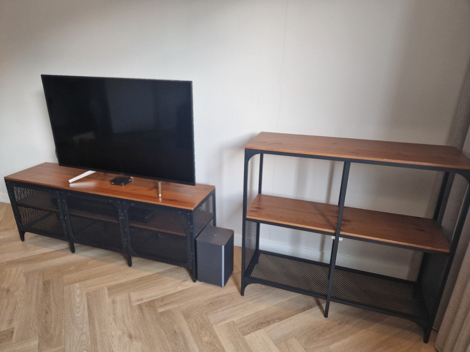 IKEA Fjällbo TV-meubel, stellingkast en salontafel, Gebruikt, 100 tot 150 cm, Minder dan 100 cm, Industrieel