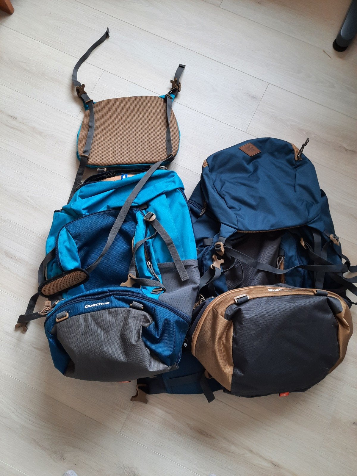 2 rugtassen decathlon, Ophalen, Zo goed als nieuw, 30 cm of meer