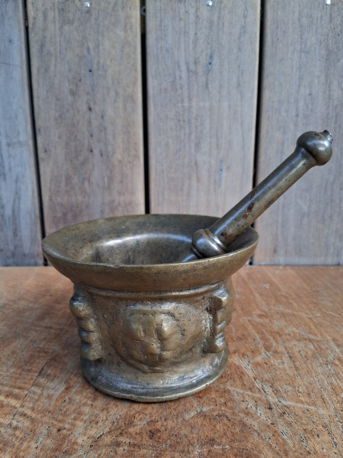 Antieke zware bronzen vijzel uit de 17e eeuw., Antiek en Kunst, Antiek | Overige Antiek, Ophalen of Verzenden