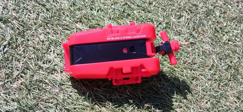 Beyblade X String Launcher Rood (rechtsdraaiend), Ophalen of Verzenden