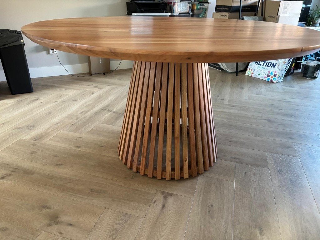 Prachtige ronde eettafel NOUS Living Sansa (Ø140 cm), Huis en Inrichting, Ophalen, 100 tot 150 cm, 150 tot 200 cm, Rond
