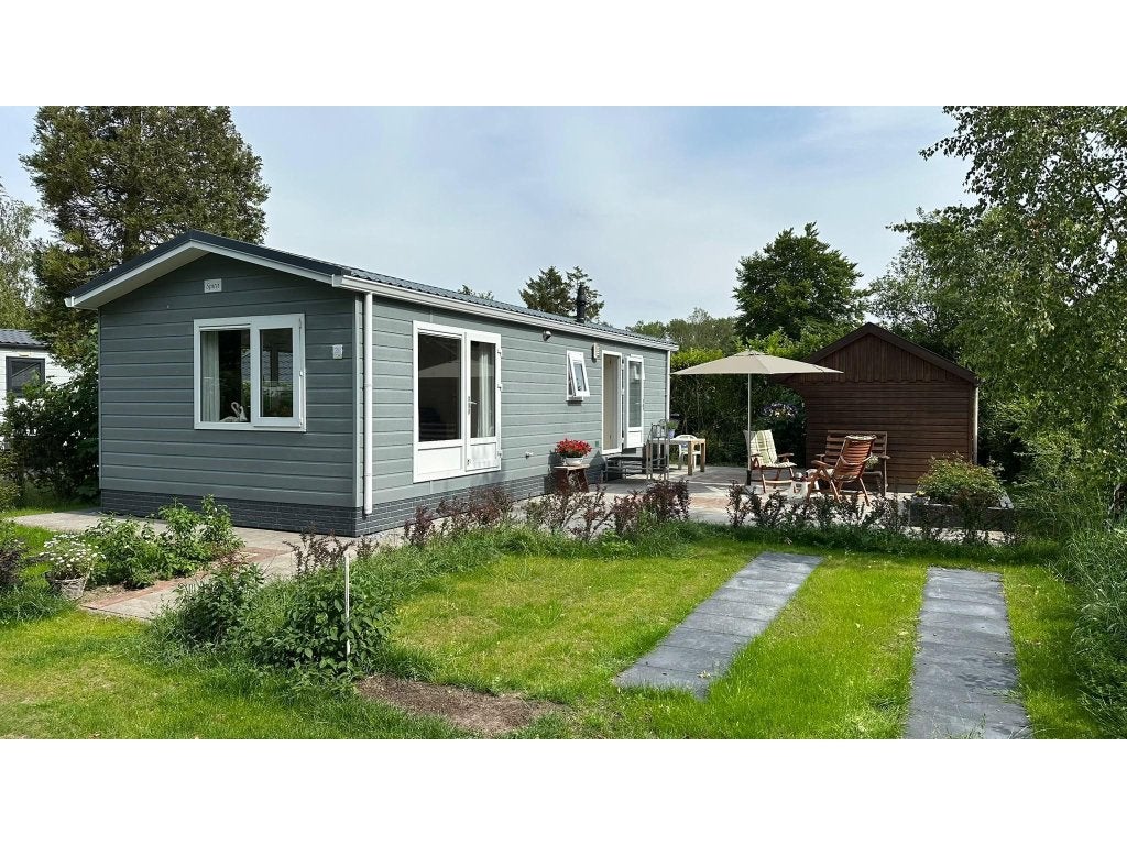 Chalet (10.50 x 4.30 m.)te koop in Bakhuizen,Friesland!R#52R, Tot en met 3