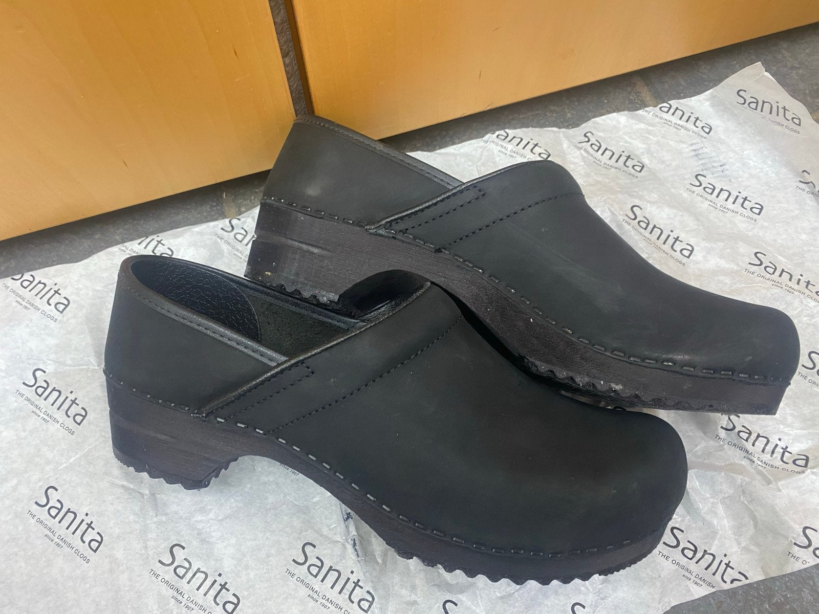 Nieuwe Sanita Wood Julie Closed Oil Leather klompen, Kleding | Dames, Zwart, Overige typen, Onbekend, Nieuw