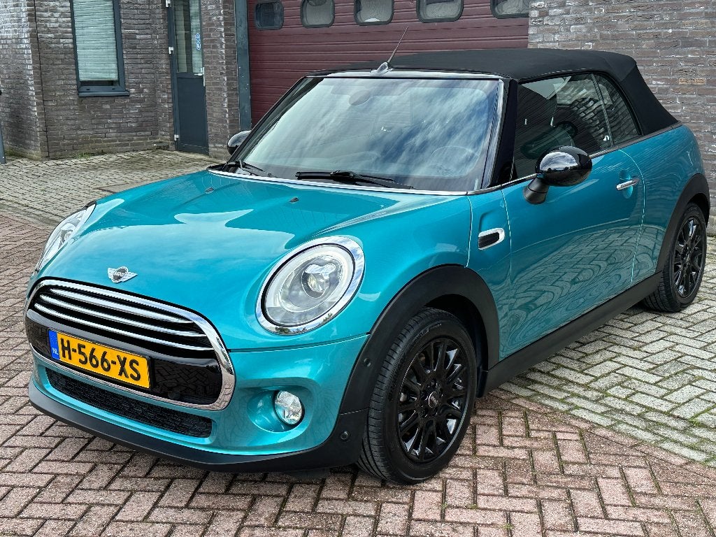 MINI Cooper Cabrio F57 in Caribbean Aqua Metallic, Auto's, Voorwielaandrijving, Zwart, Cabriolet, 4 stoelen
