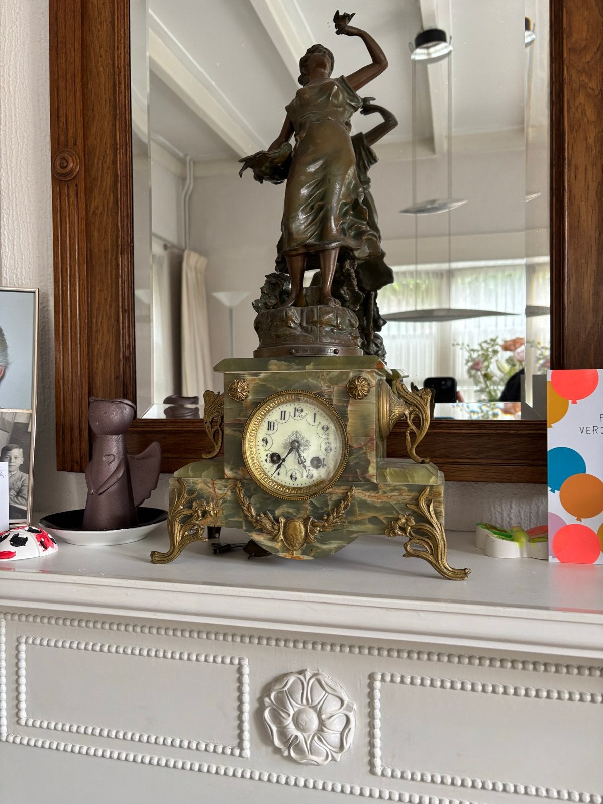 Antieke Franse pendule met beeld (werkt niet), Antiek en Kunst, Antiek | Klokken, Ophalen of Verzenden
