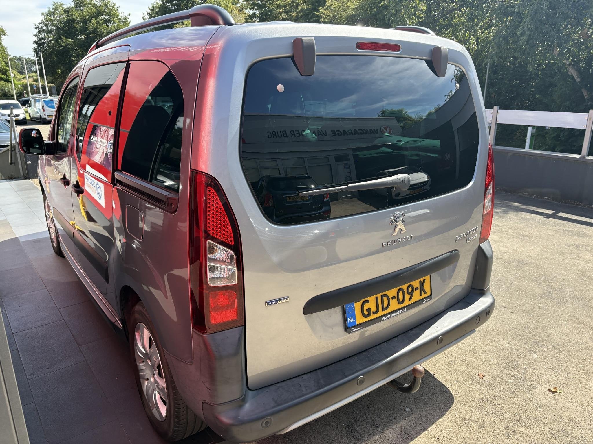 Peugeot Partner Tepee 1.2 PureTech Active Rijklaar incl. gar, Auto's, Peugeot, Voorwielaandrijving, 12 maanden, Stof, Gebruikt