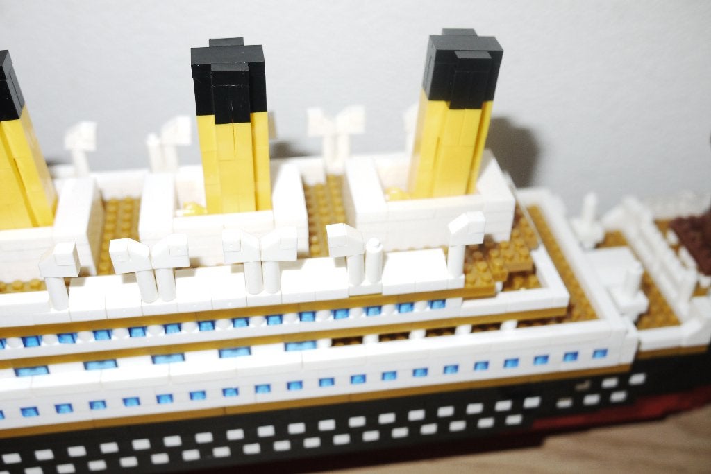 Foto 9 van lego titanic passenger liner 57 cm lang