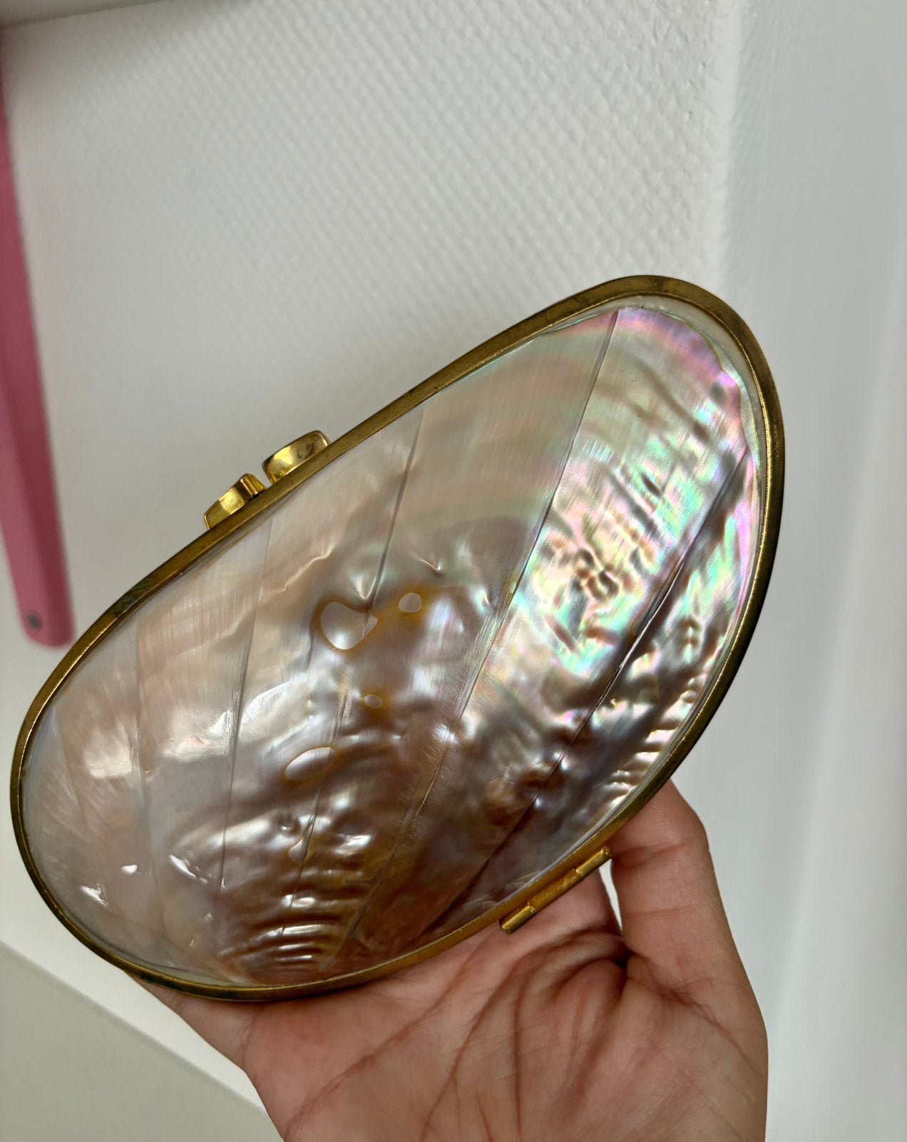 Parelmoer mini clutch met goudkleurige details, Ophalen of Verzenden, Zo goed als nieuw, Avondtasje