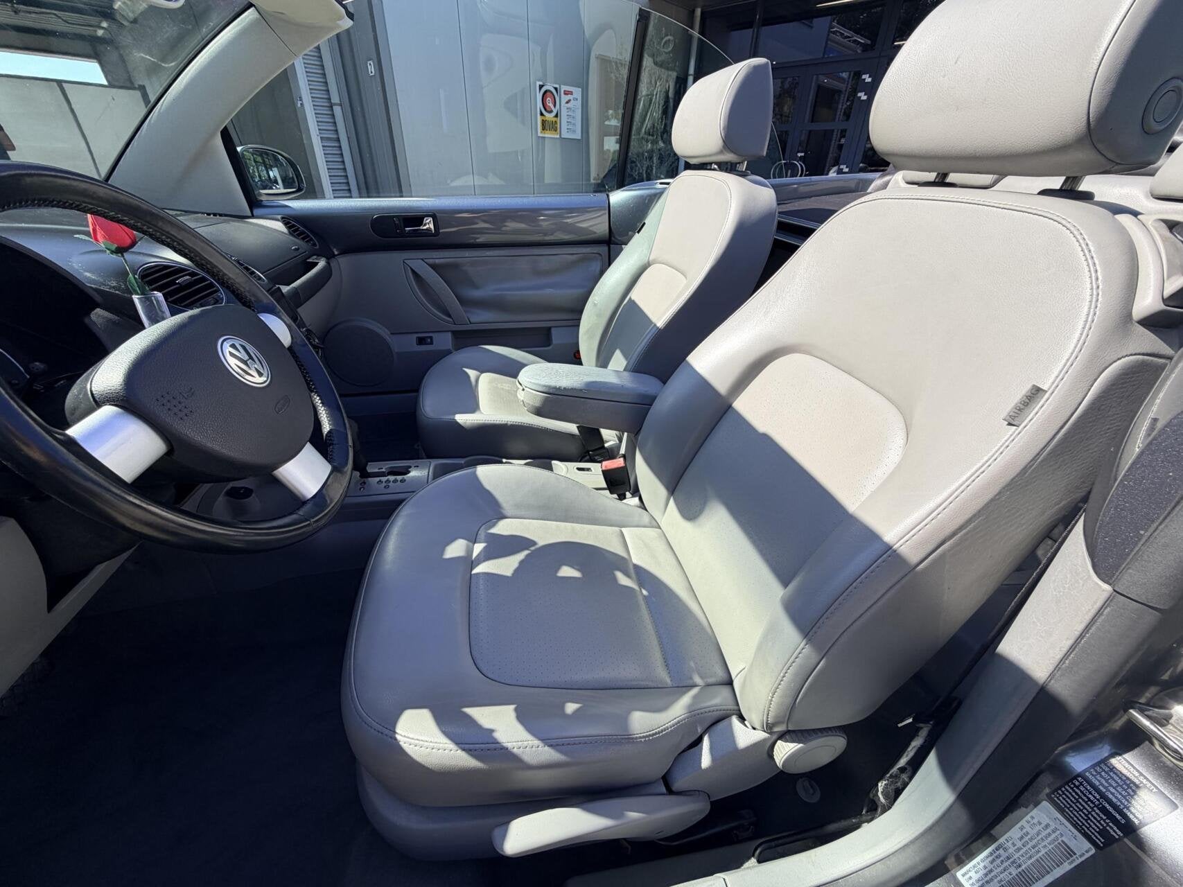 Volkswagen New Beetle 2.5 V5 Comfort | USA | Automaat | Face, Voorwielaandrijving, Gebruikt, 150 pk, 4 stoelen