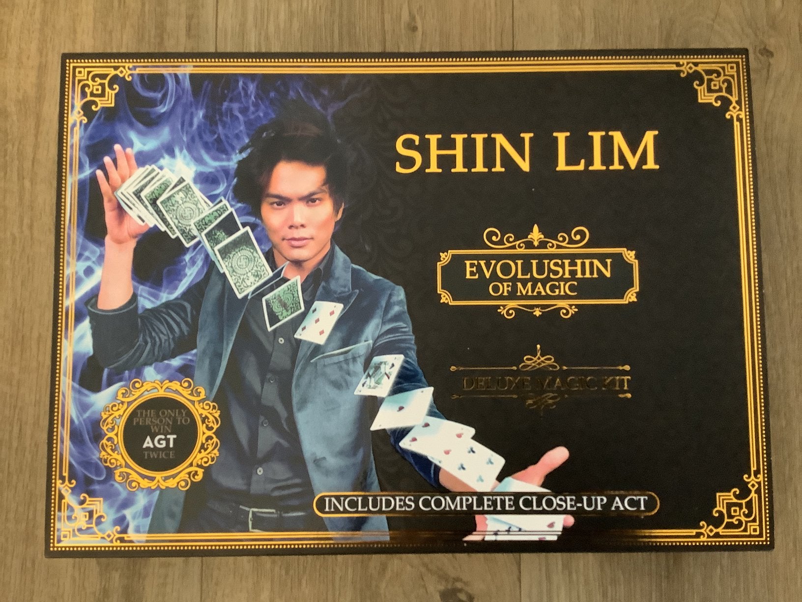 Engelstalige goocheldoos Shin Lim - Evolushin of Magic, Ophalen, Zo goed als nieuw