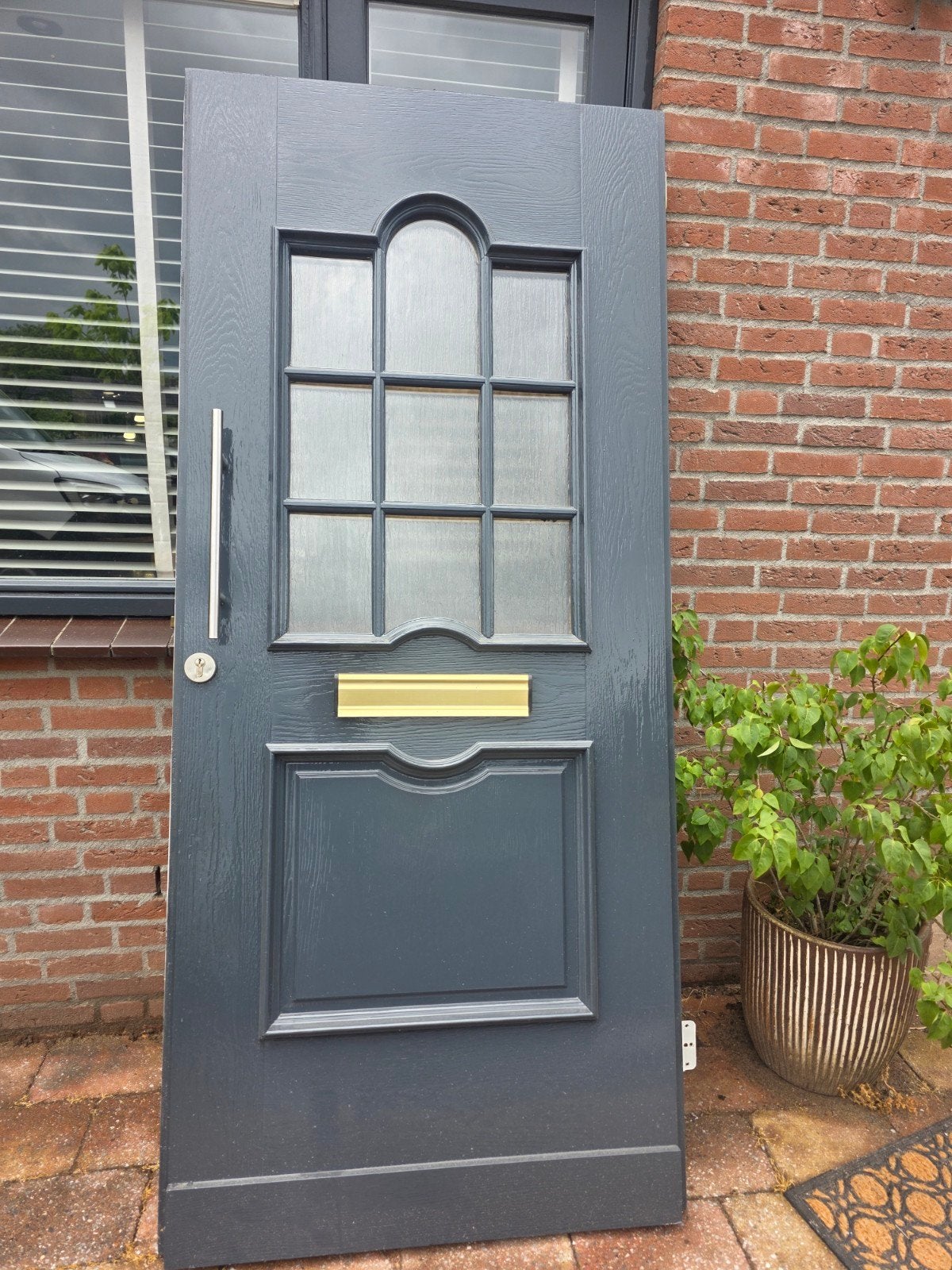 Massieve Buitendeur met Glas en Brievenbus - Grijs/Wit, Ophalen, Gebruikt, 200 tot 215 cm, Glas