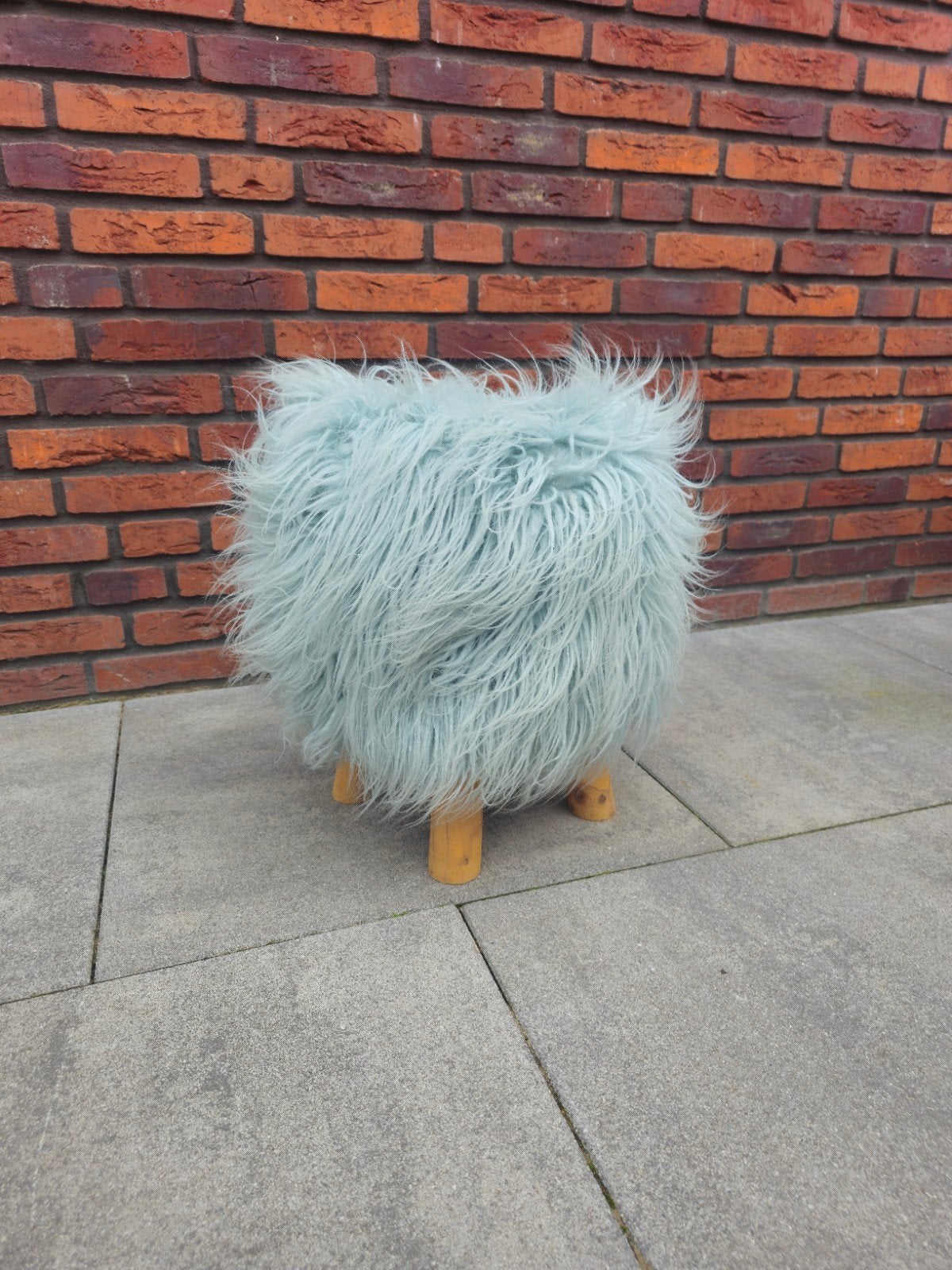 Leuke poef met zachte turquoise vacht, Ophalen, Minder dan 50 cm, Rond, Minder dan 50 cm
